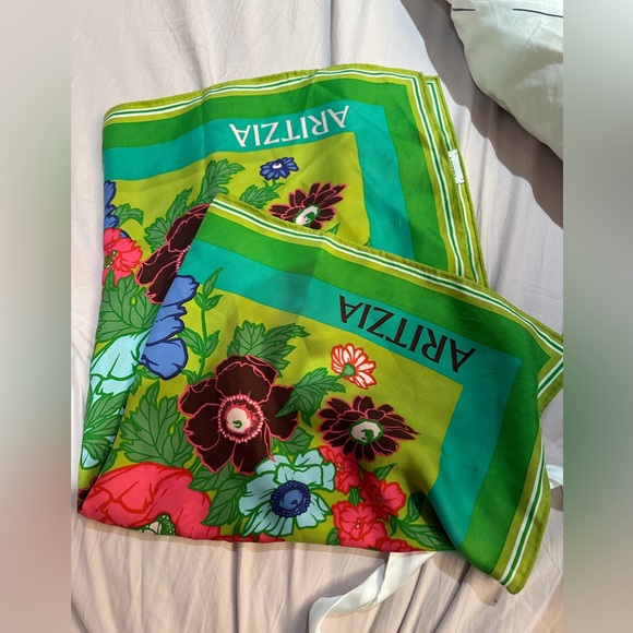 Selling this aritza scarf top only worn once - Picture 2 of 2